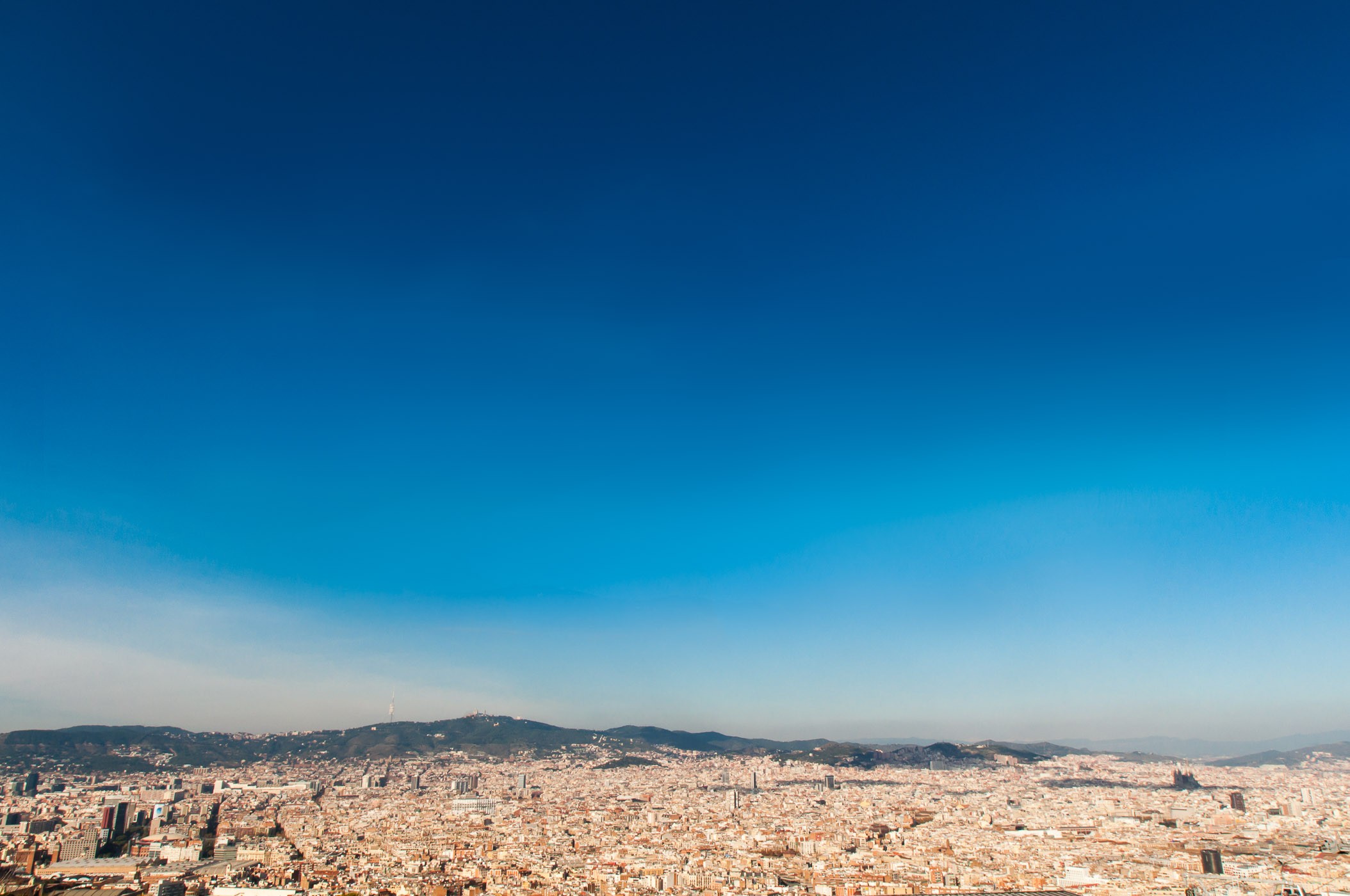 Blauwe luchten zijn typisch voor vakantiefoto's...