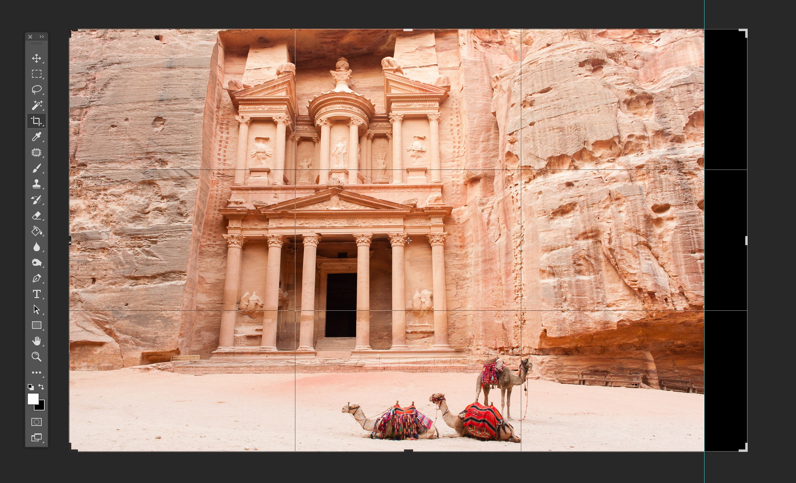 De foto vergroter in Photoshop inclusief vulling