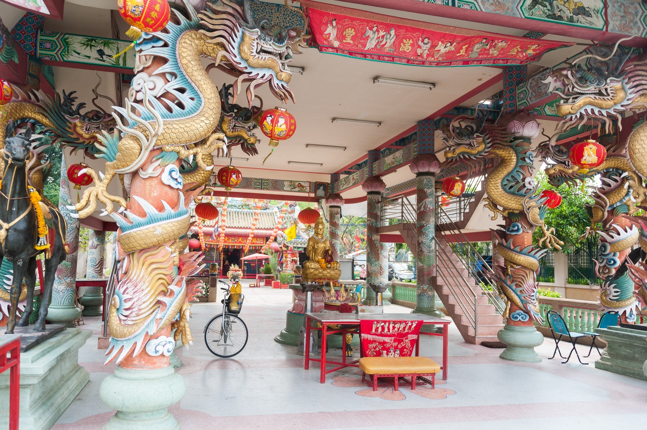 In Bangkok boekten we een fietstour bij het (bekende) Co van Kessel.