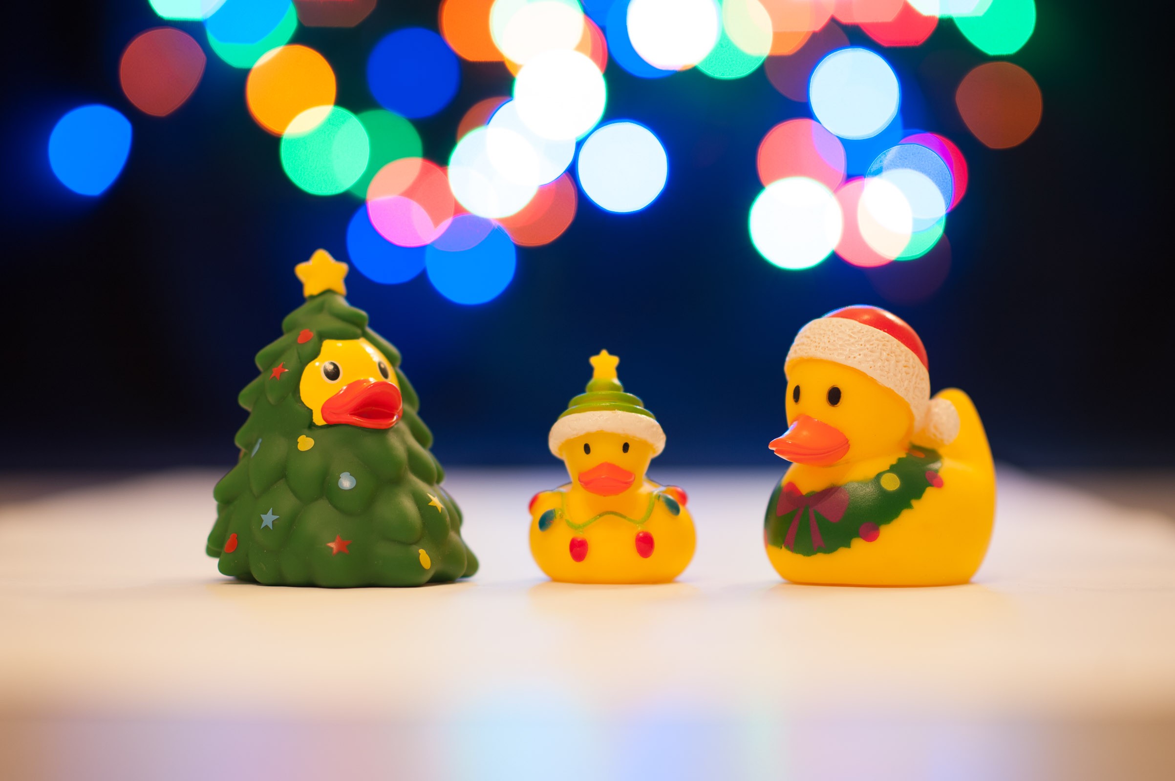 Ik ben blij met het derde badeendje in beeld. In het midden is er nog iets teveel lege ruimte.