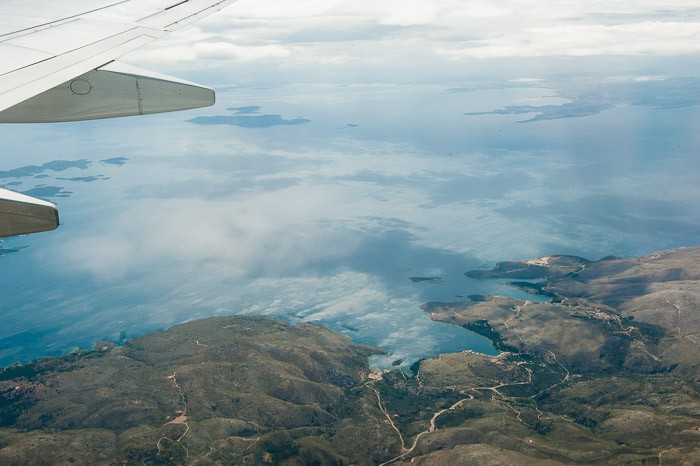 Grieks eiland vanuit de lucht gefotografeerd
