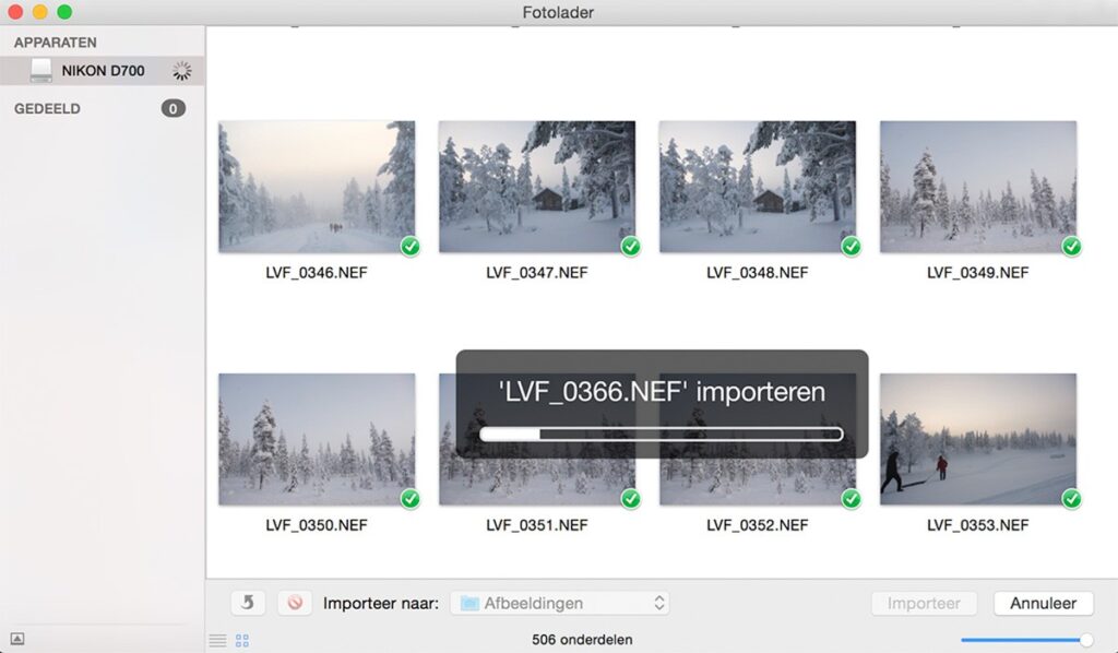 De foto's worden naar de computer gekopieerd