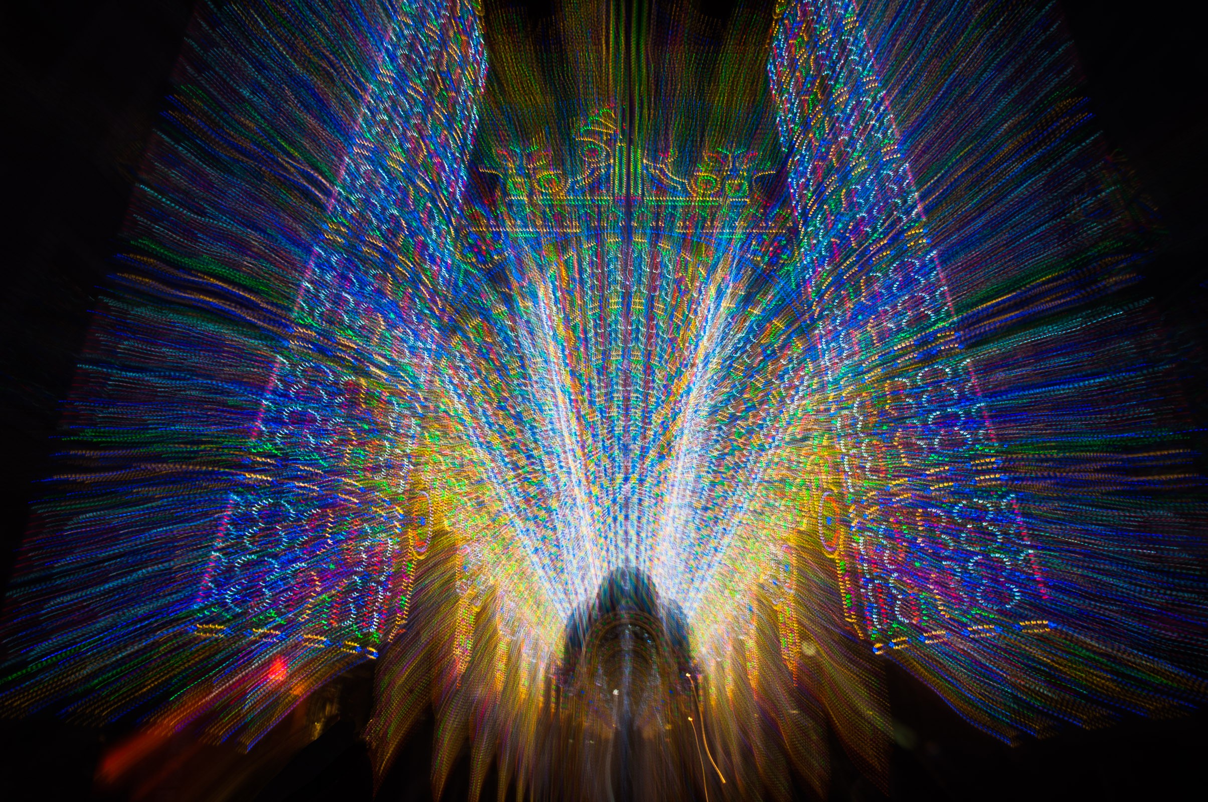 De camera stond op statief. Tijdens het maken van de foto zoomde ik uit waardoor dit gave effect ontstond!