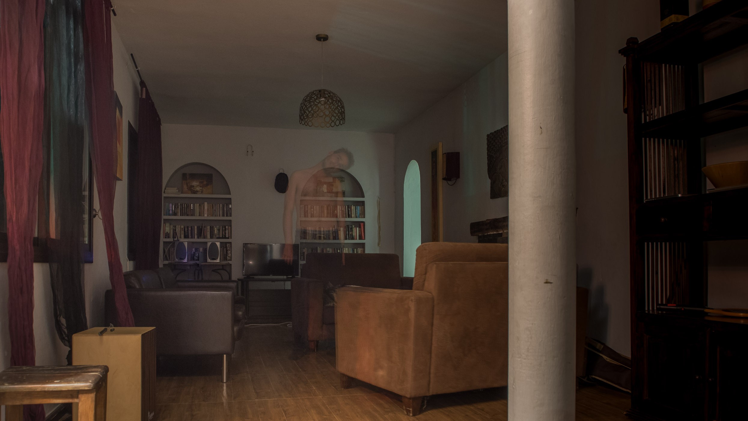 Help, een geest in de woonkamer!