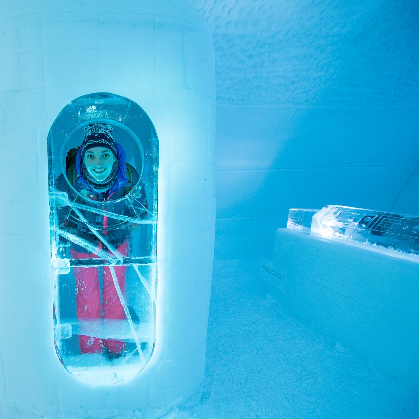 Art Suite met als thema ruimtevaart. Inclusief een totaal useless hokje met vette glazen ehmm ijsdeur.