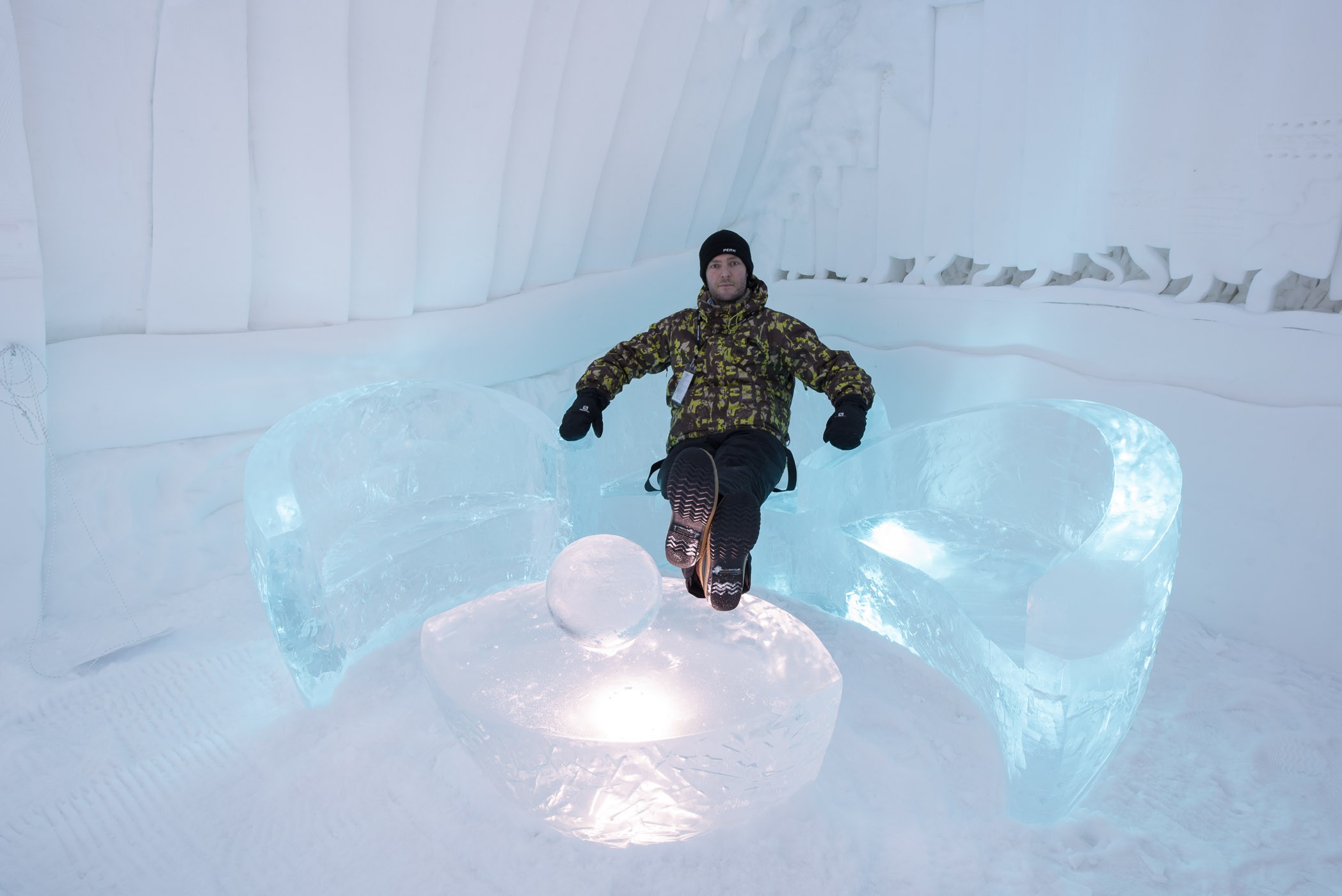 Toch leuk dat sommige ijskamers een zitje hebben! :)