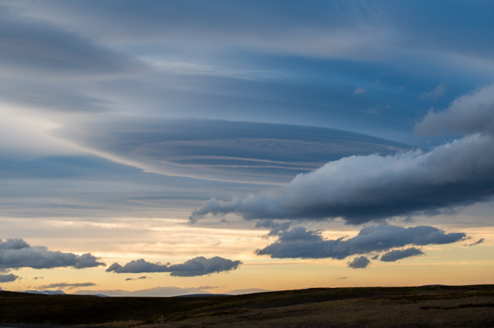 Deze wolk lijkt haast net een UFO, toch?