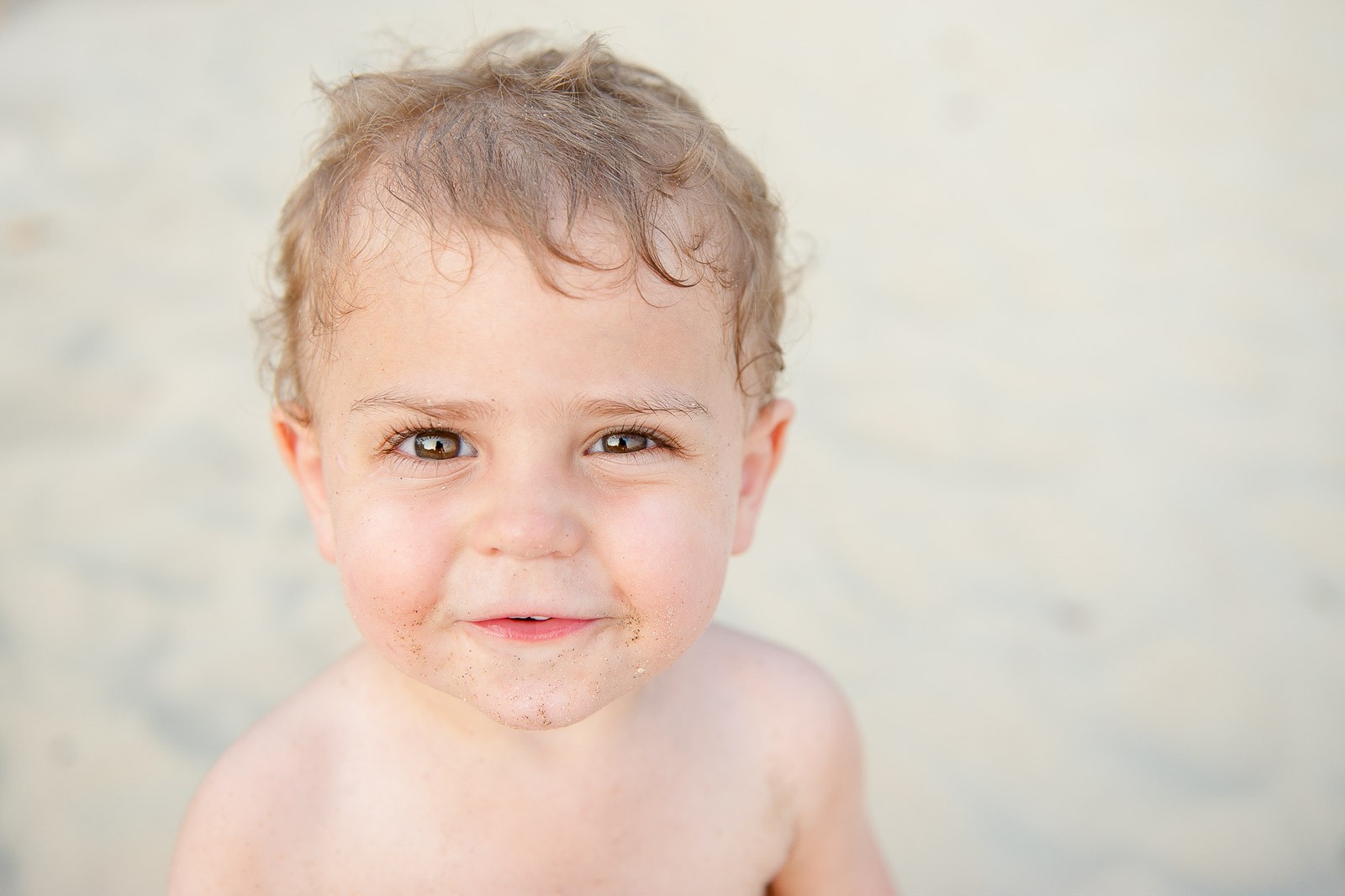 Snoeten poetsen bij kinderfotografie voorkomt dat je lang bezig bent in de nabewerking