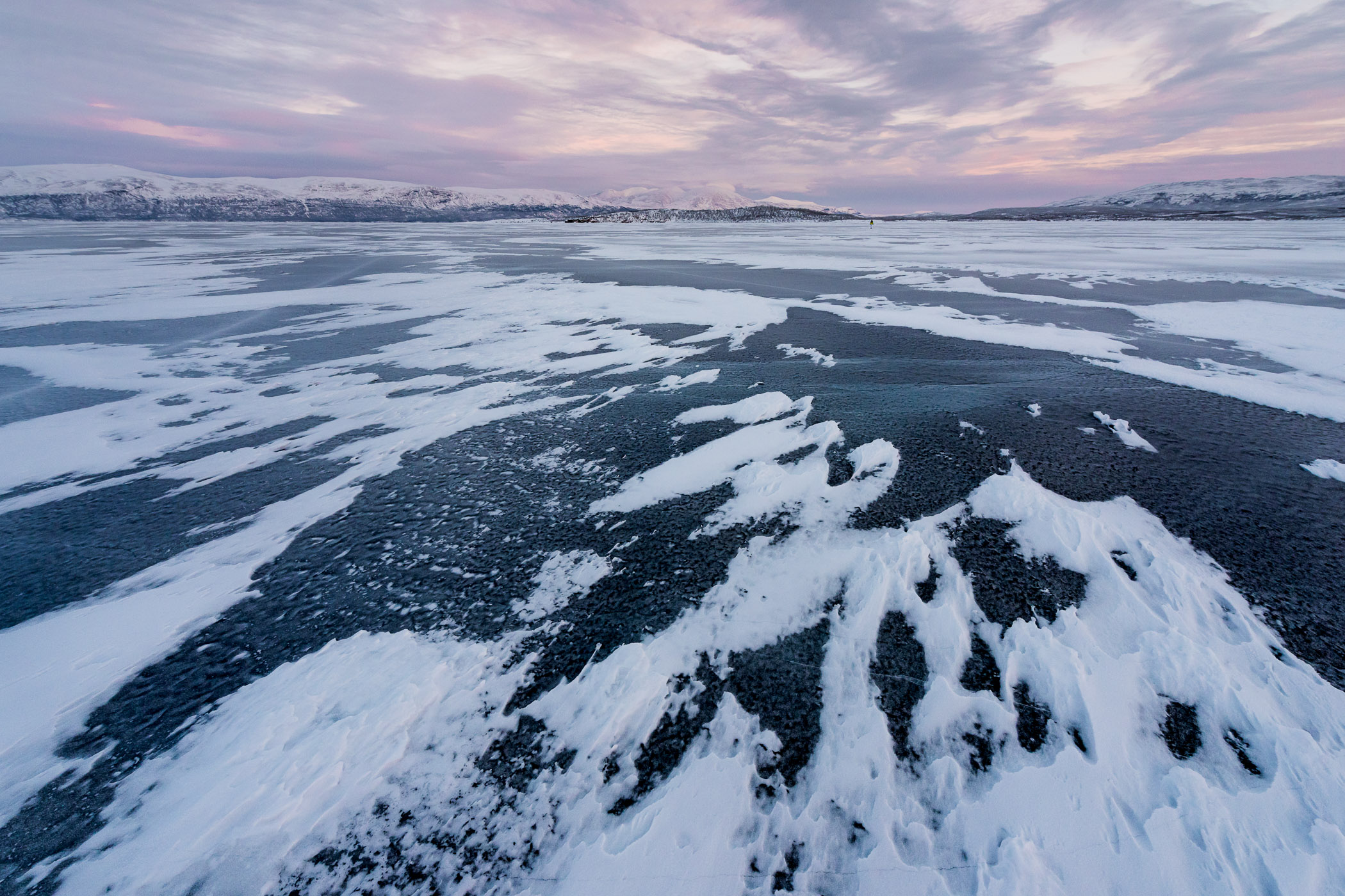 Bevroren meer gefotografeerd in Zweden
