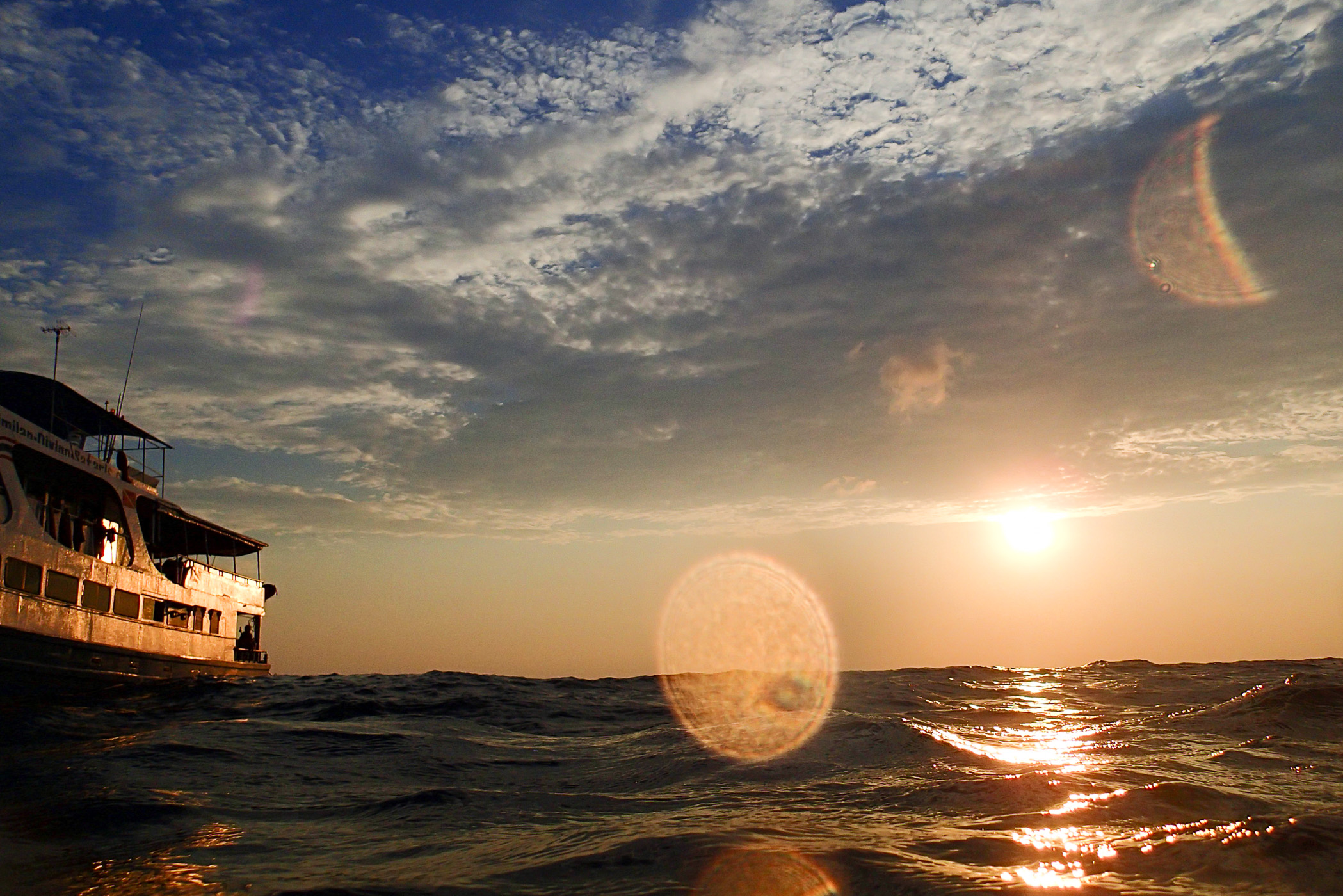 De lensflare verscheen hier sneller omdat de camera nat was