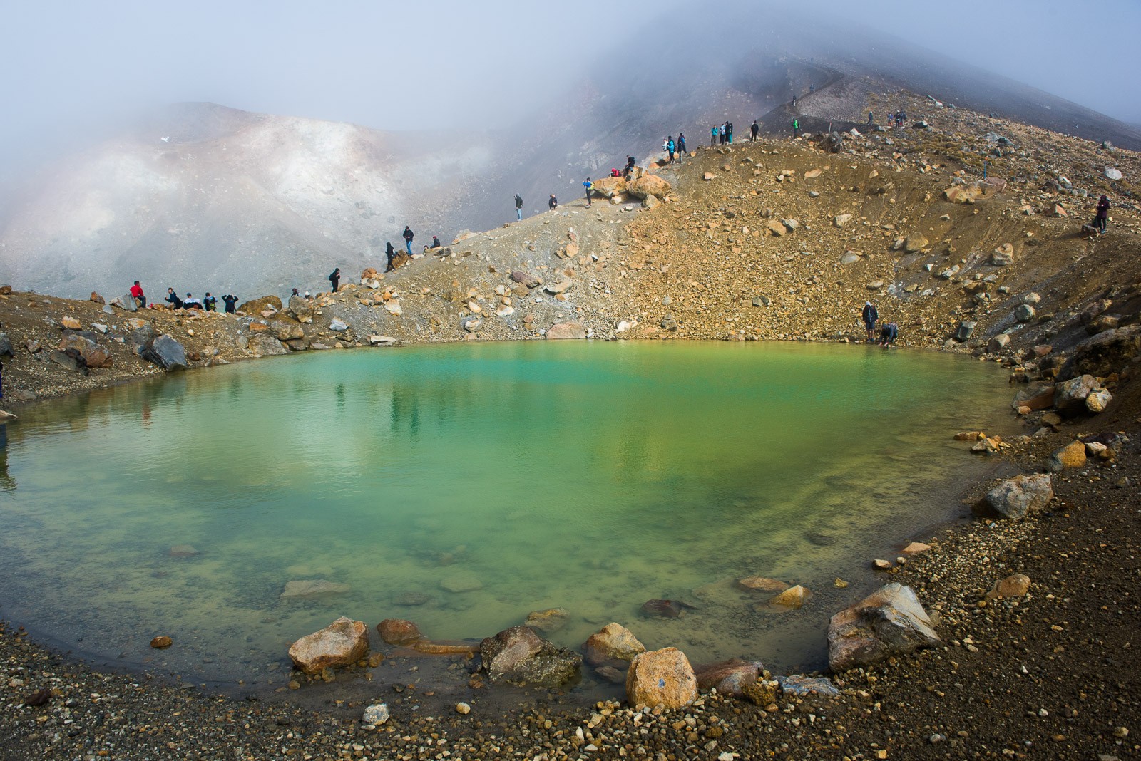Gelukkig klaar de mist tijdens deze wandeling voldoende later op, zodat we wel dit prachtige meertje konden zien (en fotograferen)