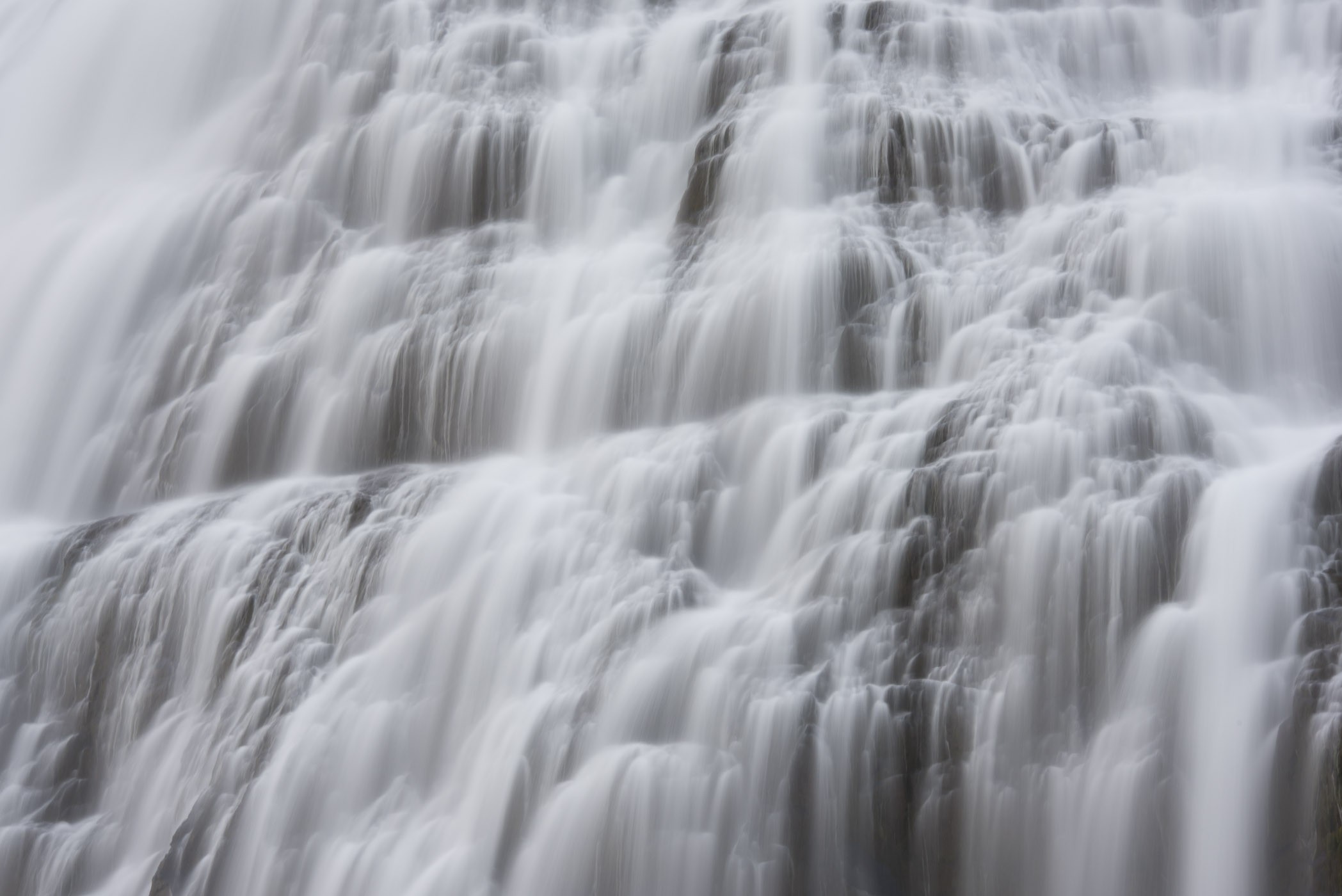Dehaze bij een waterval