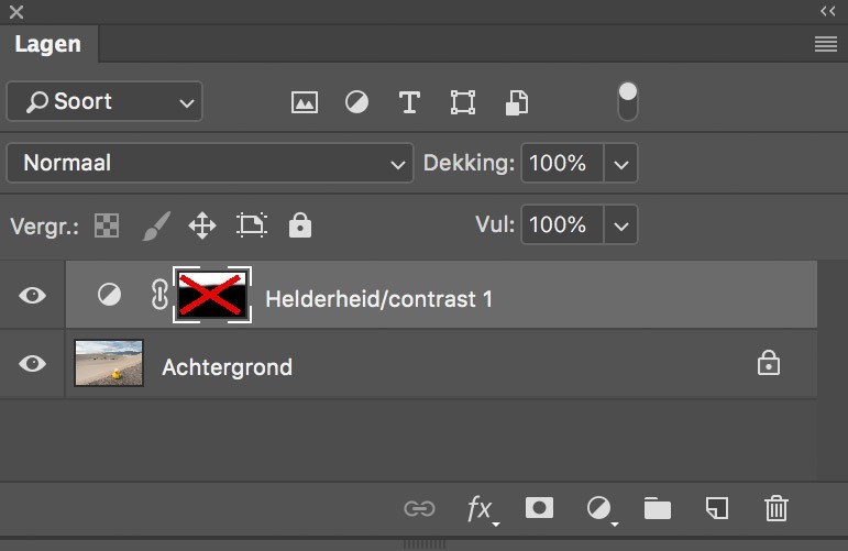 Het rode kruis betekent dat het Photoshop masker tijdelijk uitstaat. Het effect van de aanpassingslaag wordt dus op de hele foto doorgelaten.