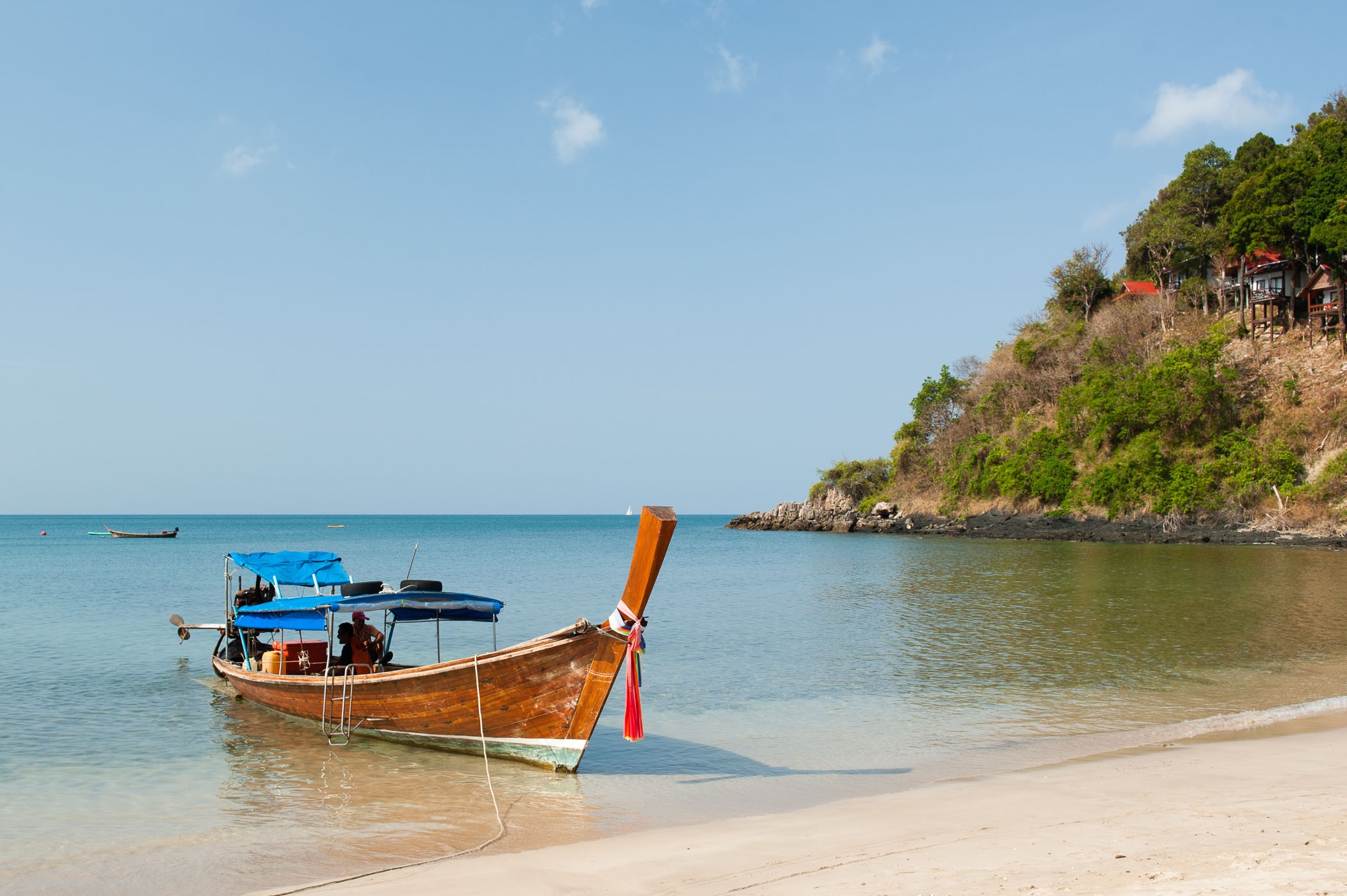 Het contrast in de lucht is verhoogd met een polarisatiefilter, de kleine wolkjes zijn nu beter te zien.
