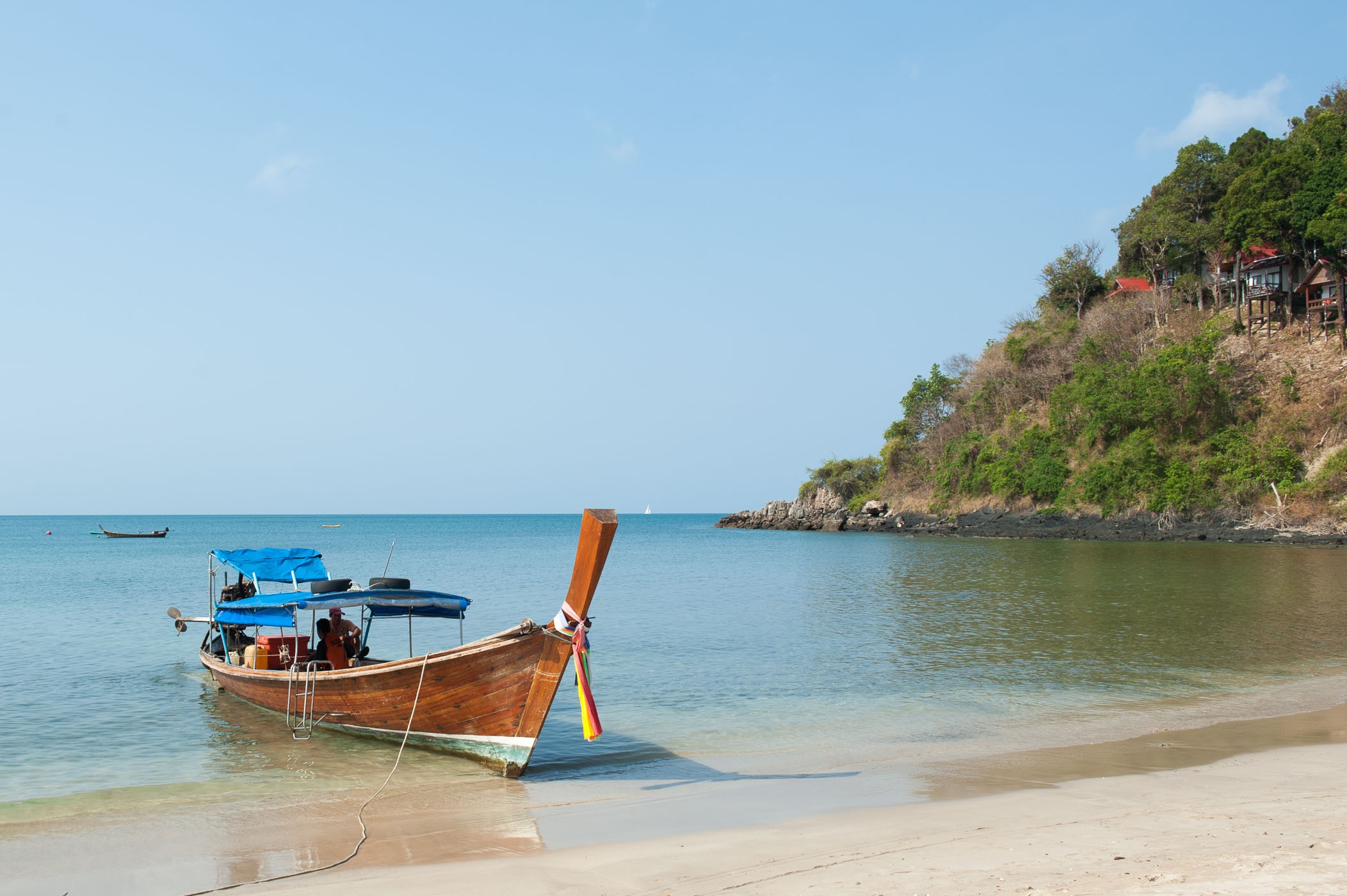 Het contrast in de lucht is verhoogd met een polarisatiefilter, de kleine wolkjes zijn nu beter te zien.