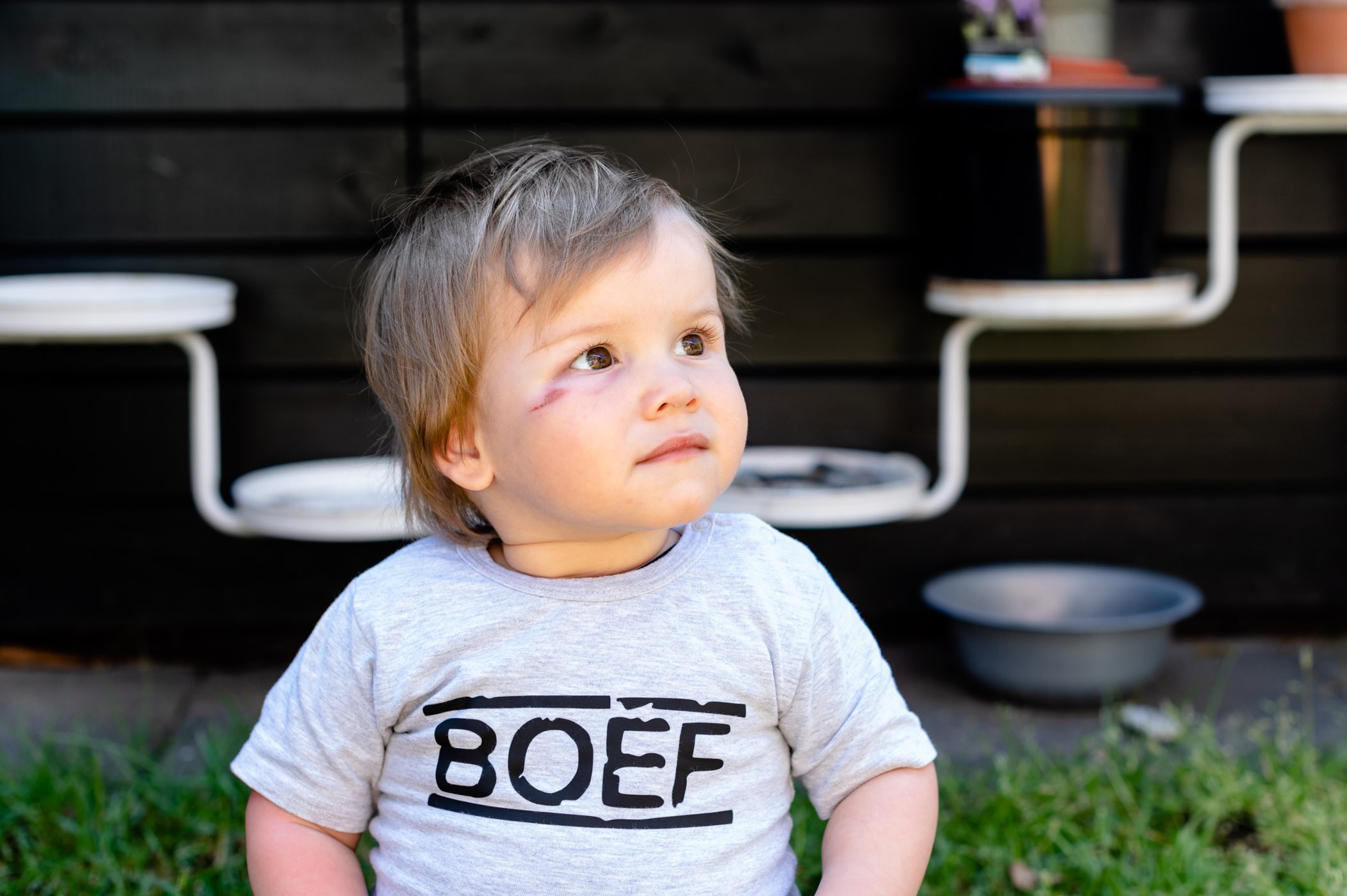 Oei, de plantenstandaard op de achtergrond stoort toch wel behoorlijk in deze foto.