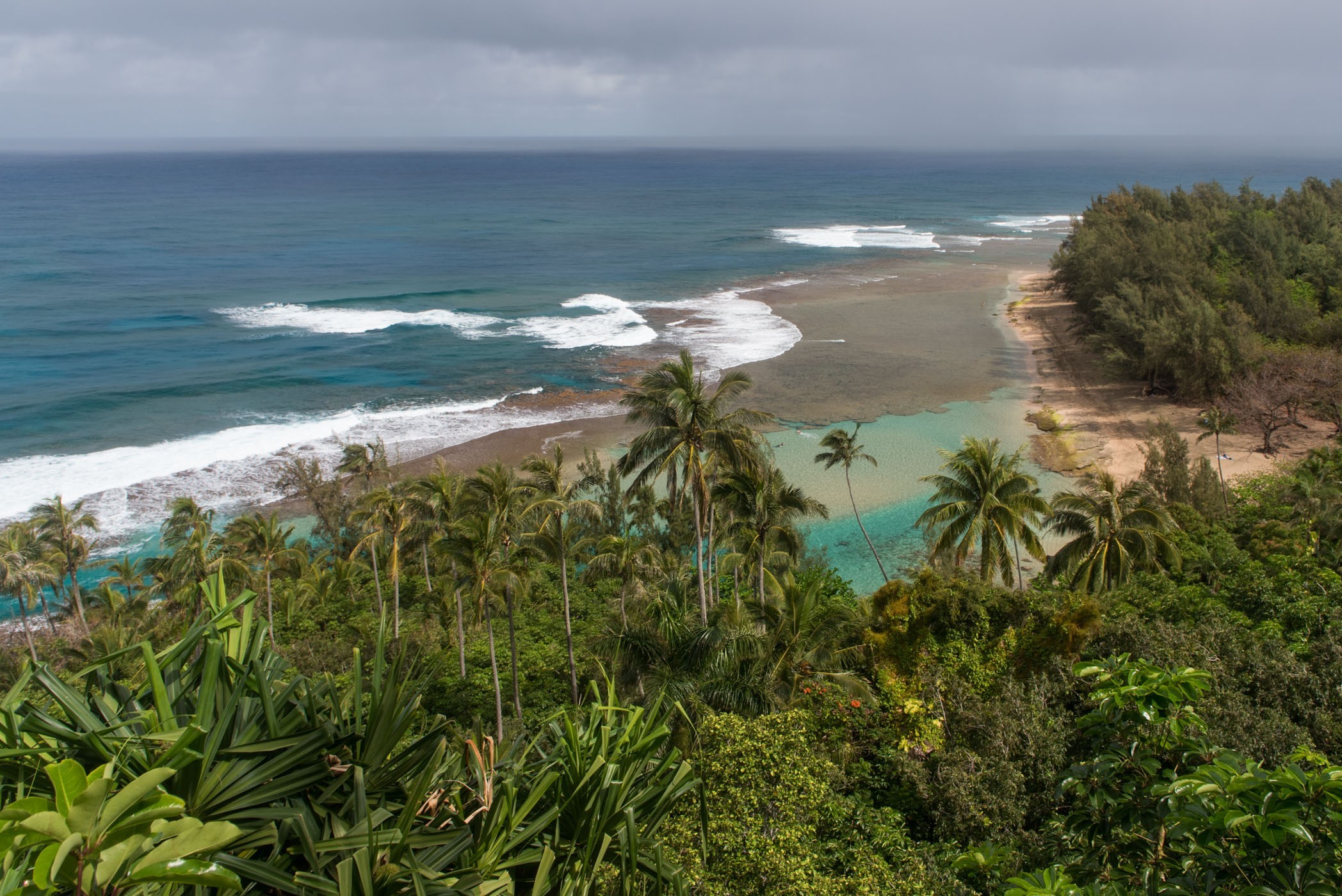 Ke'e Beach. Ik heb ergens lezen dat hier deels Pirates Of the Caribbean (deel 4) opgenomen is. For your info: de eilanden van Hawaï liggen NIET in de caribische zee ;)