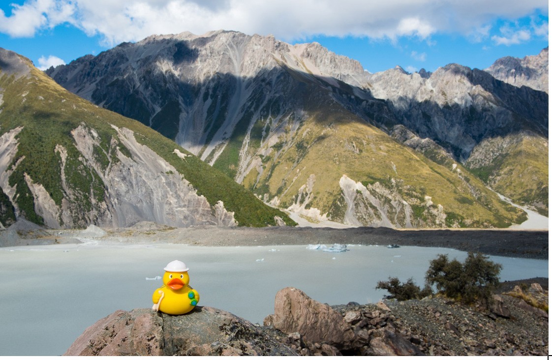 De foto is niet exact uitgesneden op de snijlijnen. Er is nu een dun wit randje te zien aan de rechterkant en onder het beeld.