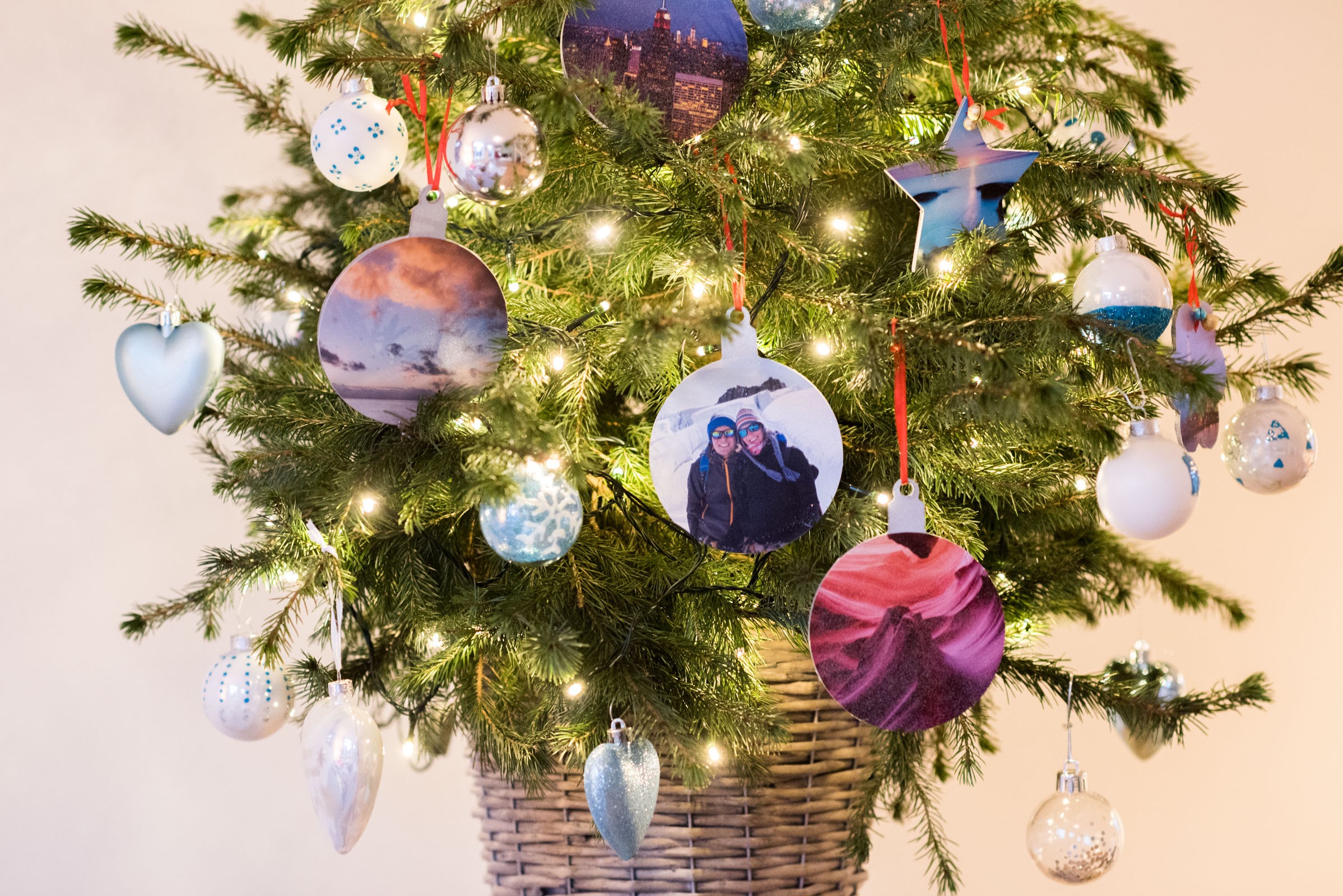Zelf kerstballen met foto's maken